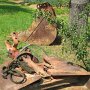Im Sommer 2009 kaufte ich mir zu dem Bagger einen 30cm Zweischalengreifer